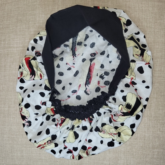 Disney Polka Dot Cruella De Vil Scrub Cap - Picture 5 of 5